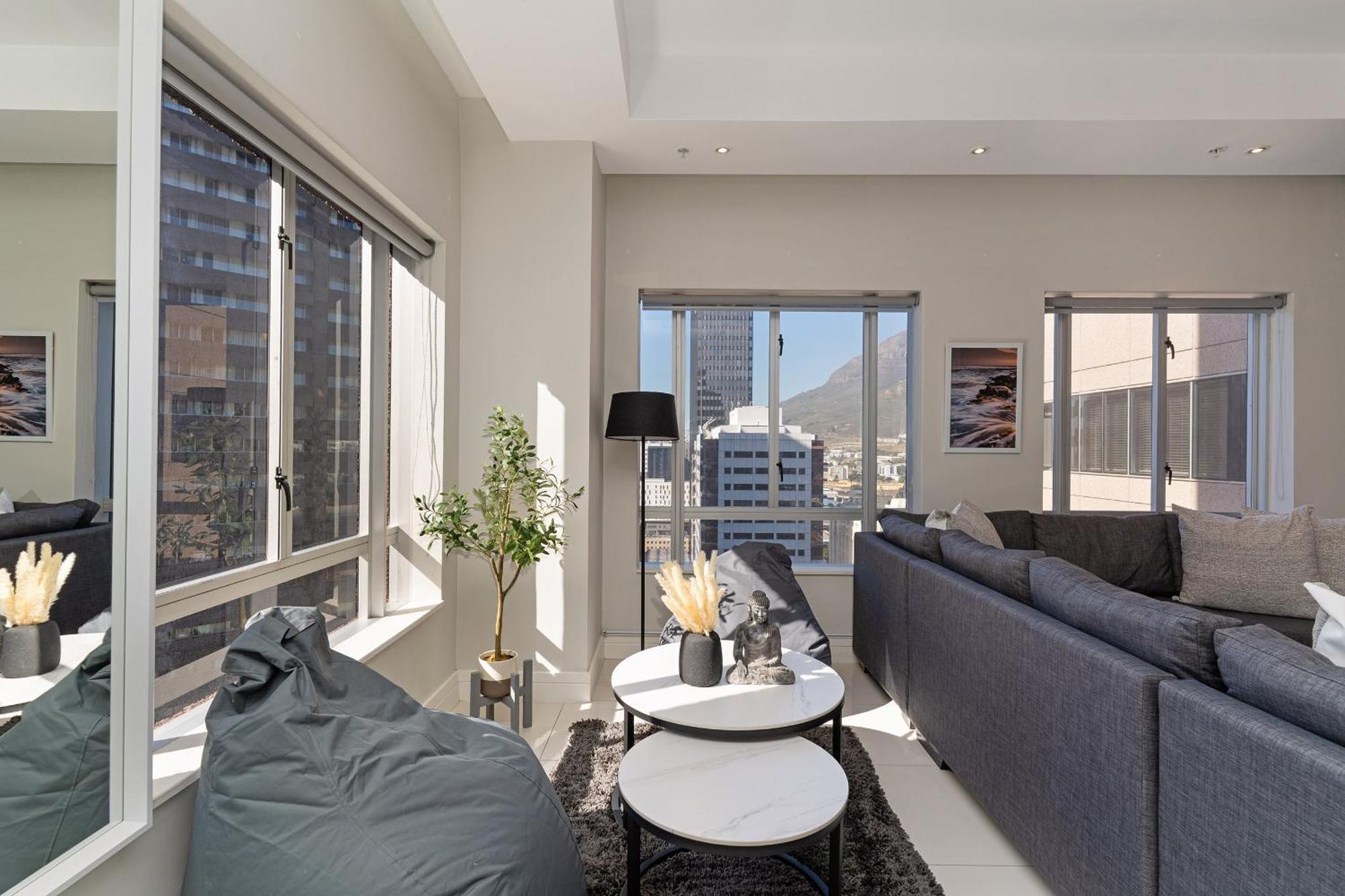 Apartment In Luxury At The Pullman Cape Town