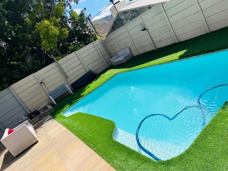 Luxe In Parow North Cape Town