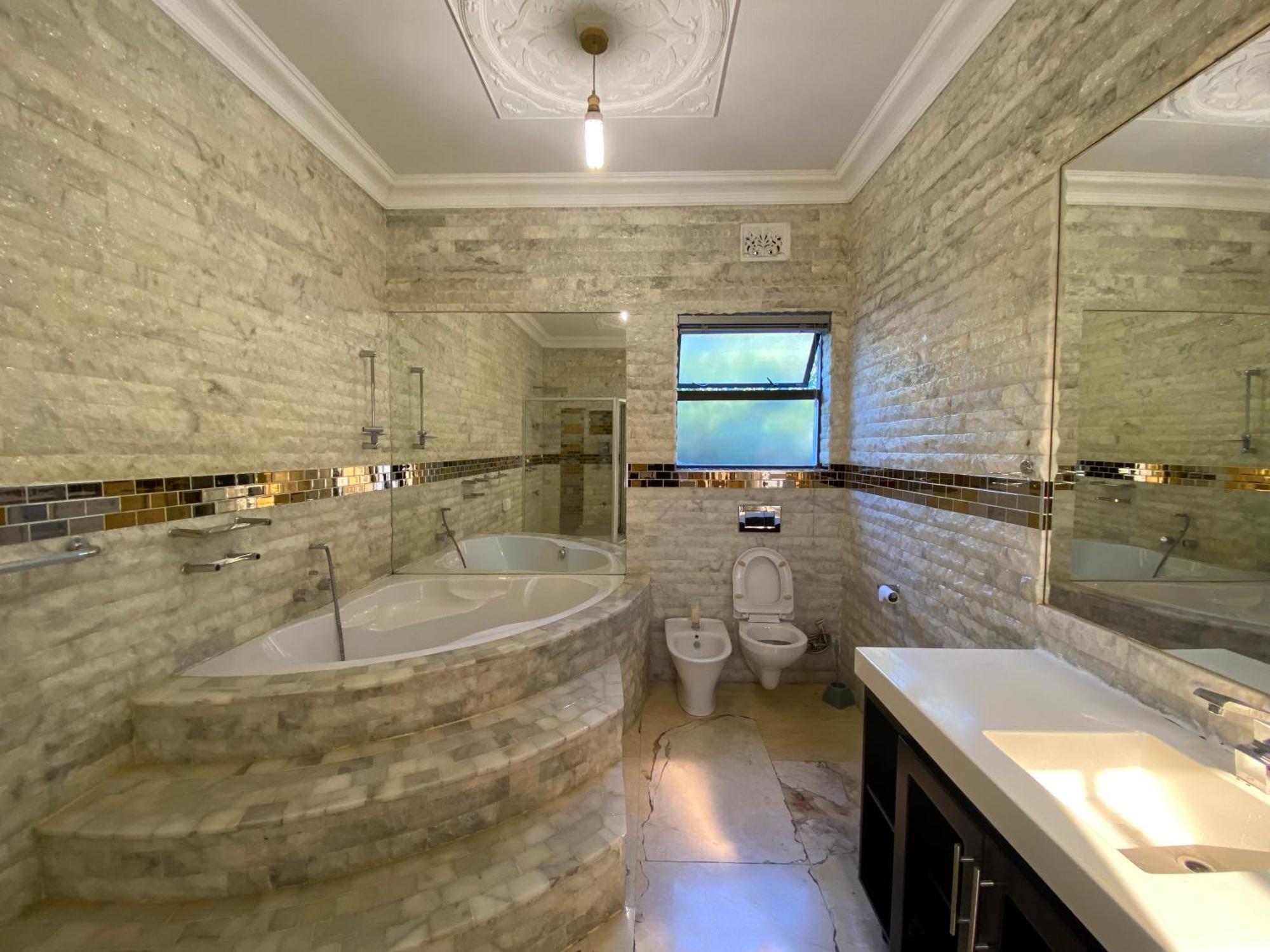 Luxe In Parow North *