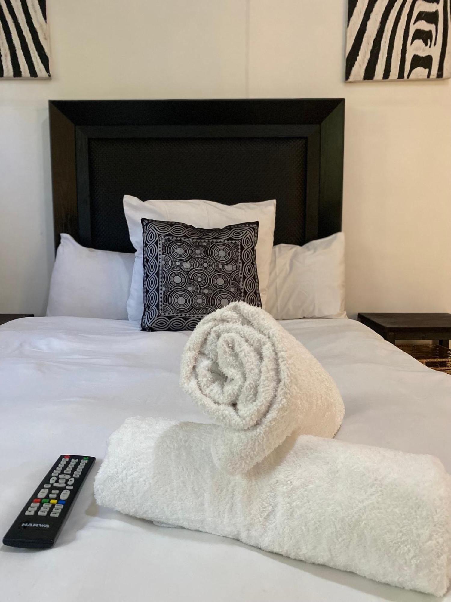 Luxe In Parow North Guest house *