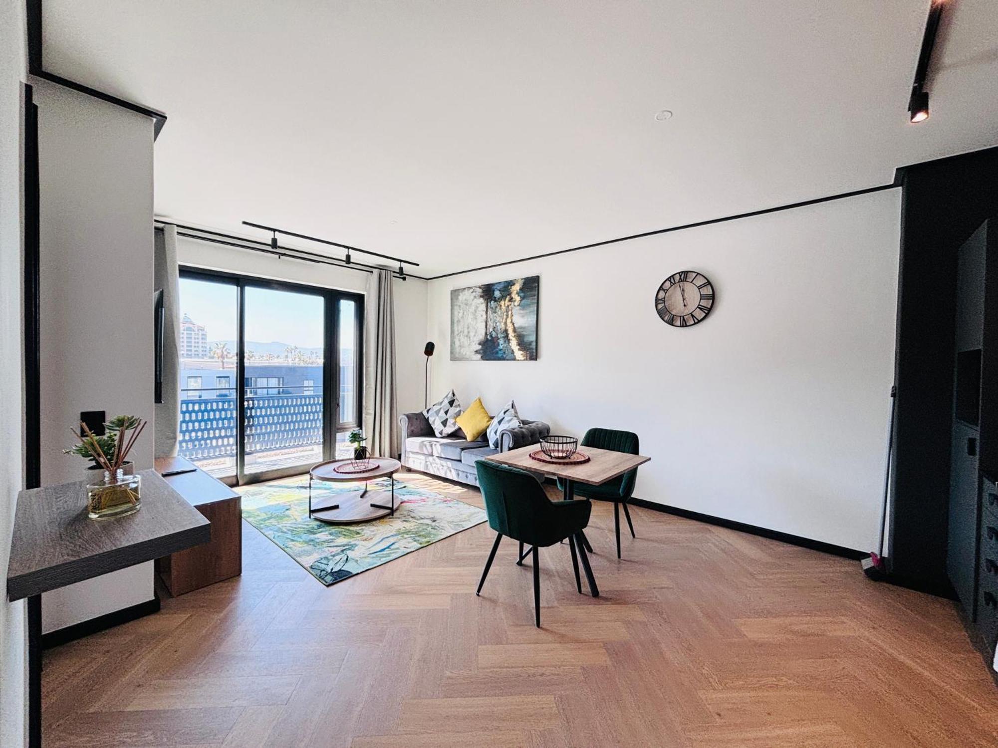 Zals Luxury -nine Palms Apartment