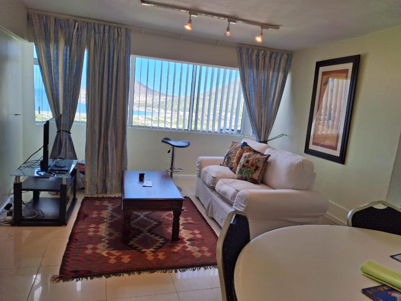 14 Ixia Apartment