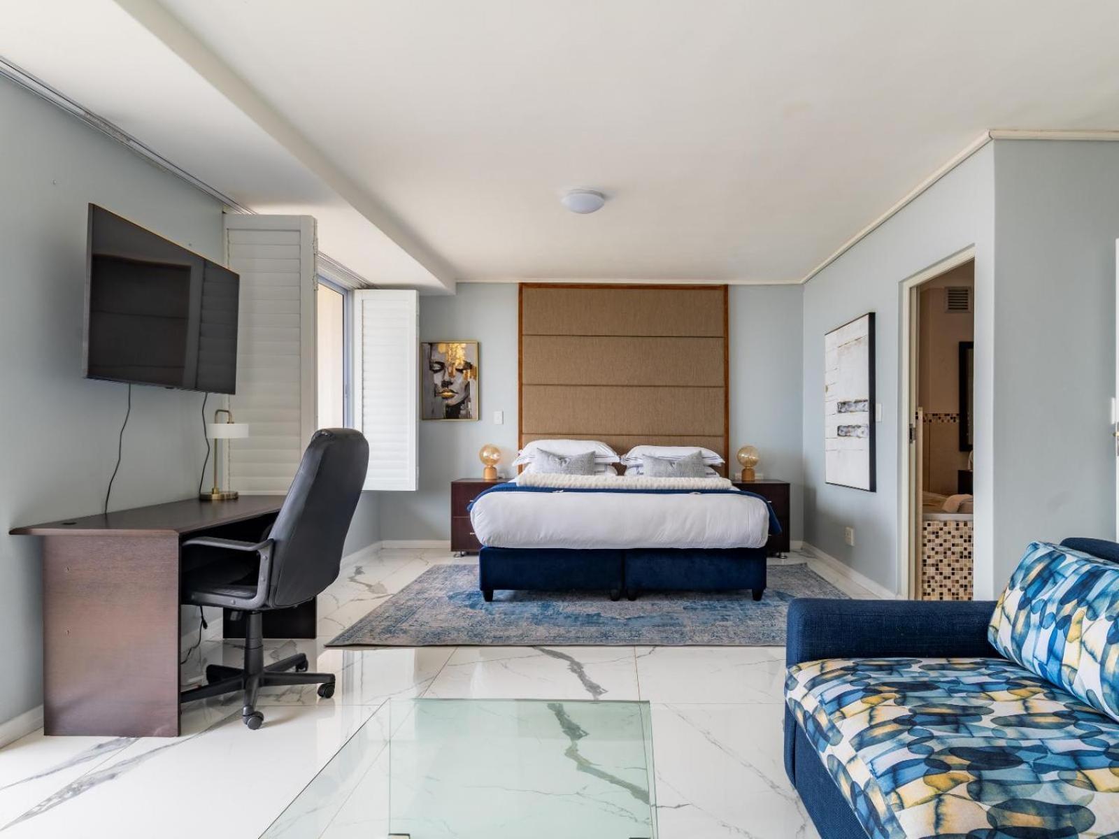 Lagoon Shoreline Penthouse * Cape Town