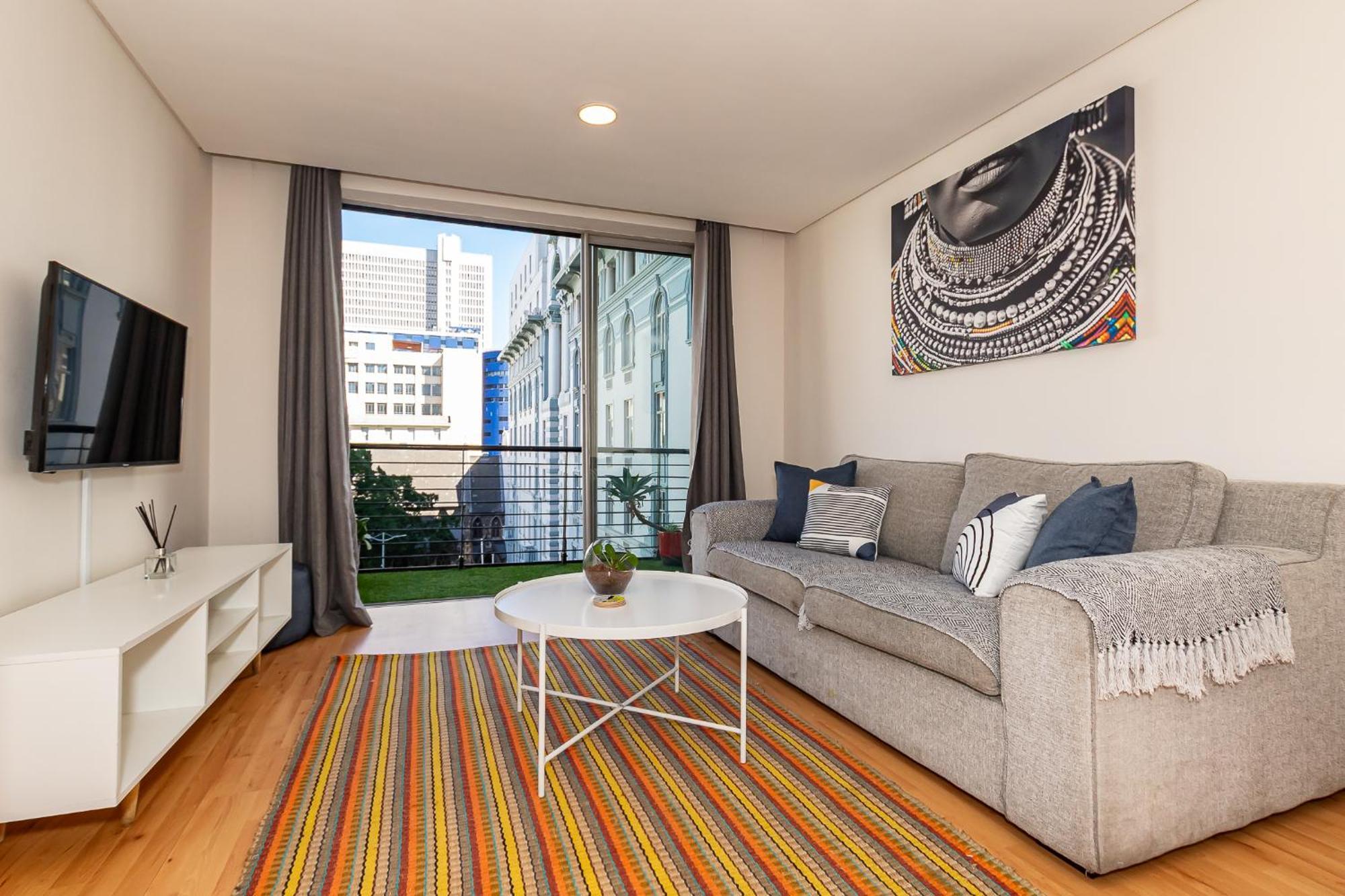 Pristine 1 Bedroom Unit In The With Balcony *