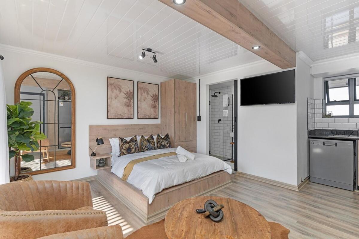 Apartment Cozy Nest On White Soil!
