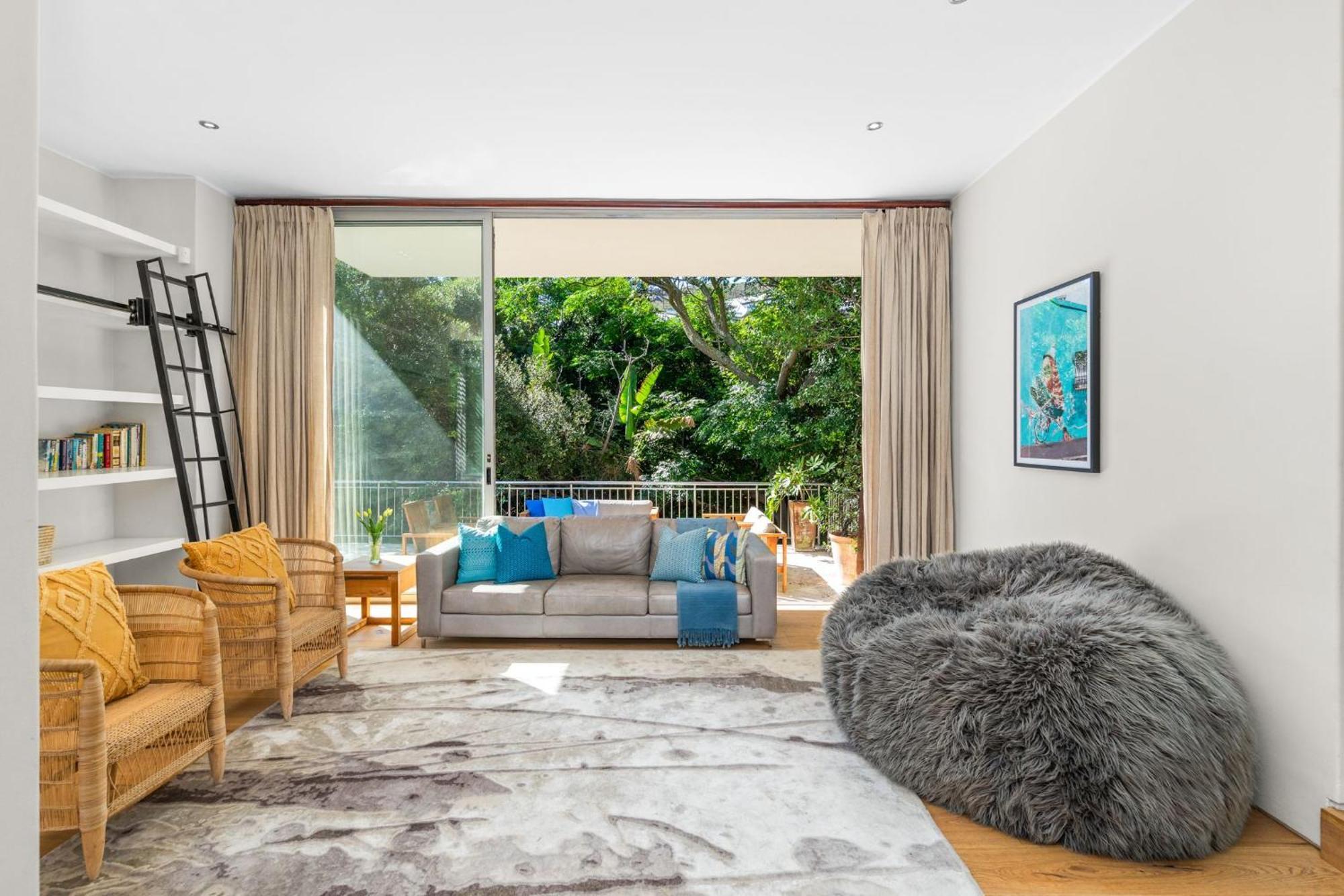 Serene Living On The Grange By Host Agents *