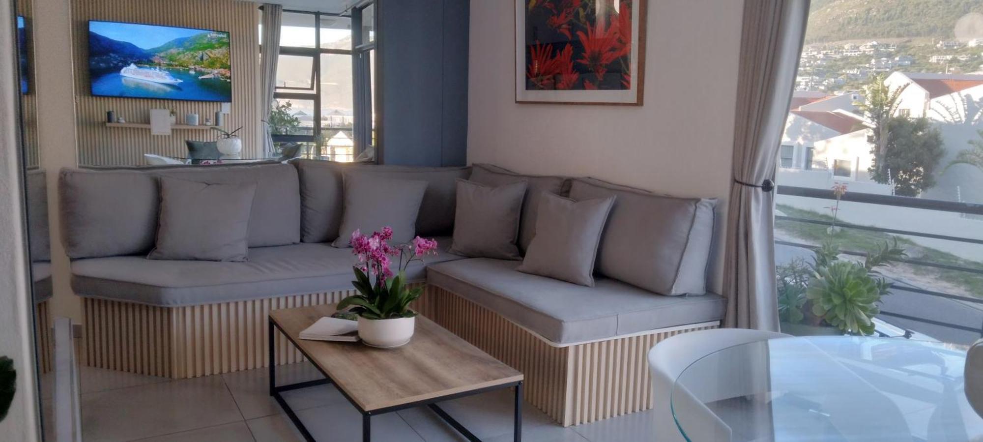 With Magical Mountain And Sea Views * Cape Town