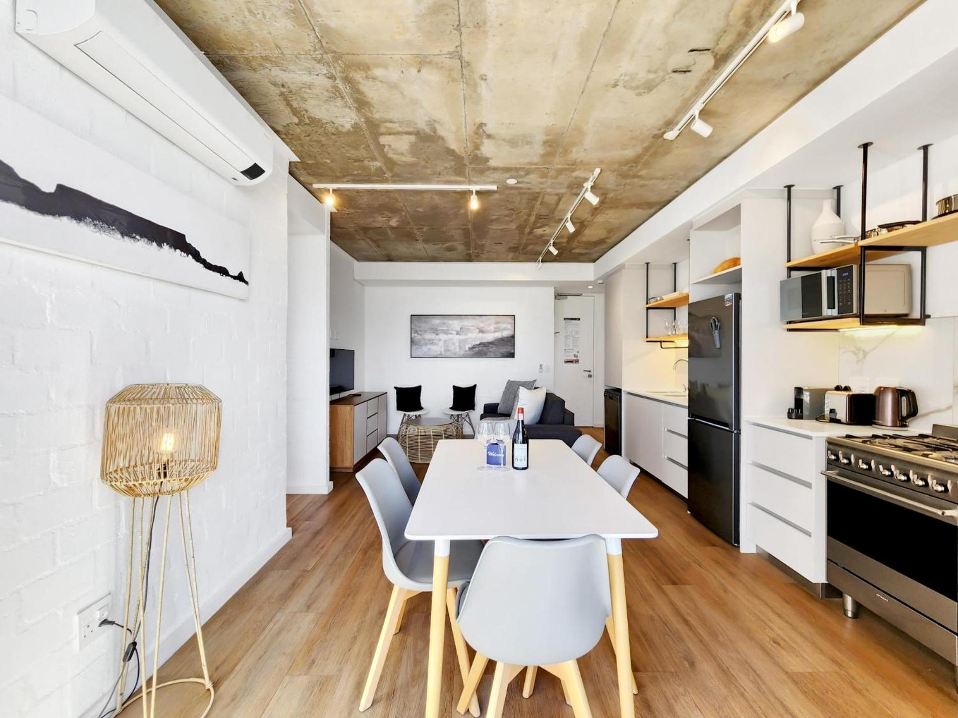 Sea Point Modern 2-bed With Ocean Mountain Views Apartment *