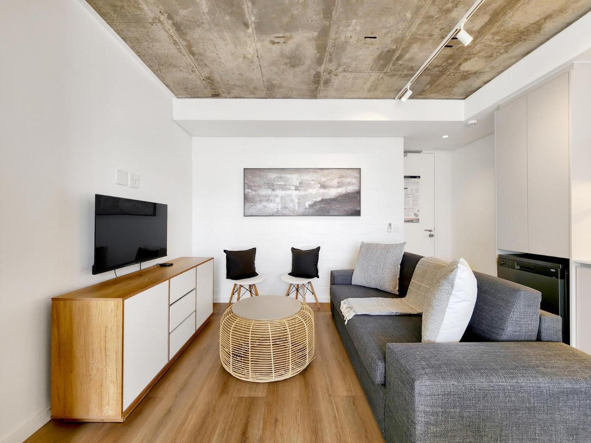Sea Point Modern 2-bed With Ocean Mountain Views Cape Town