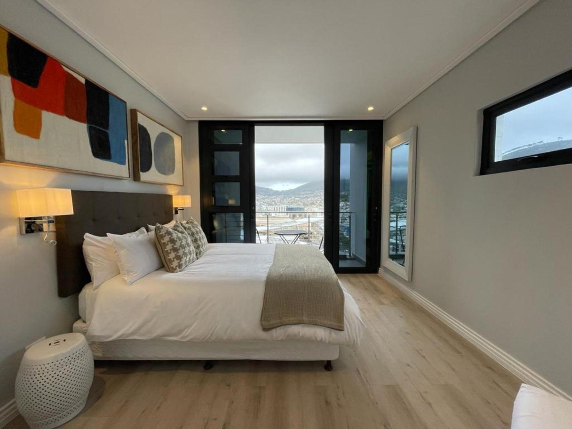 Luxurious 1 Bedroom *
