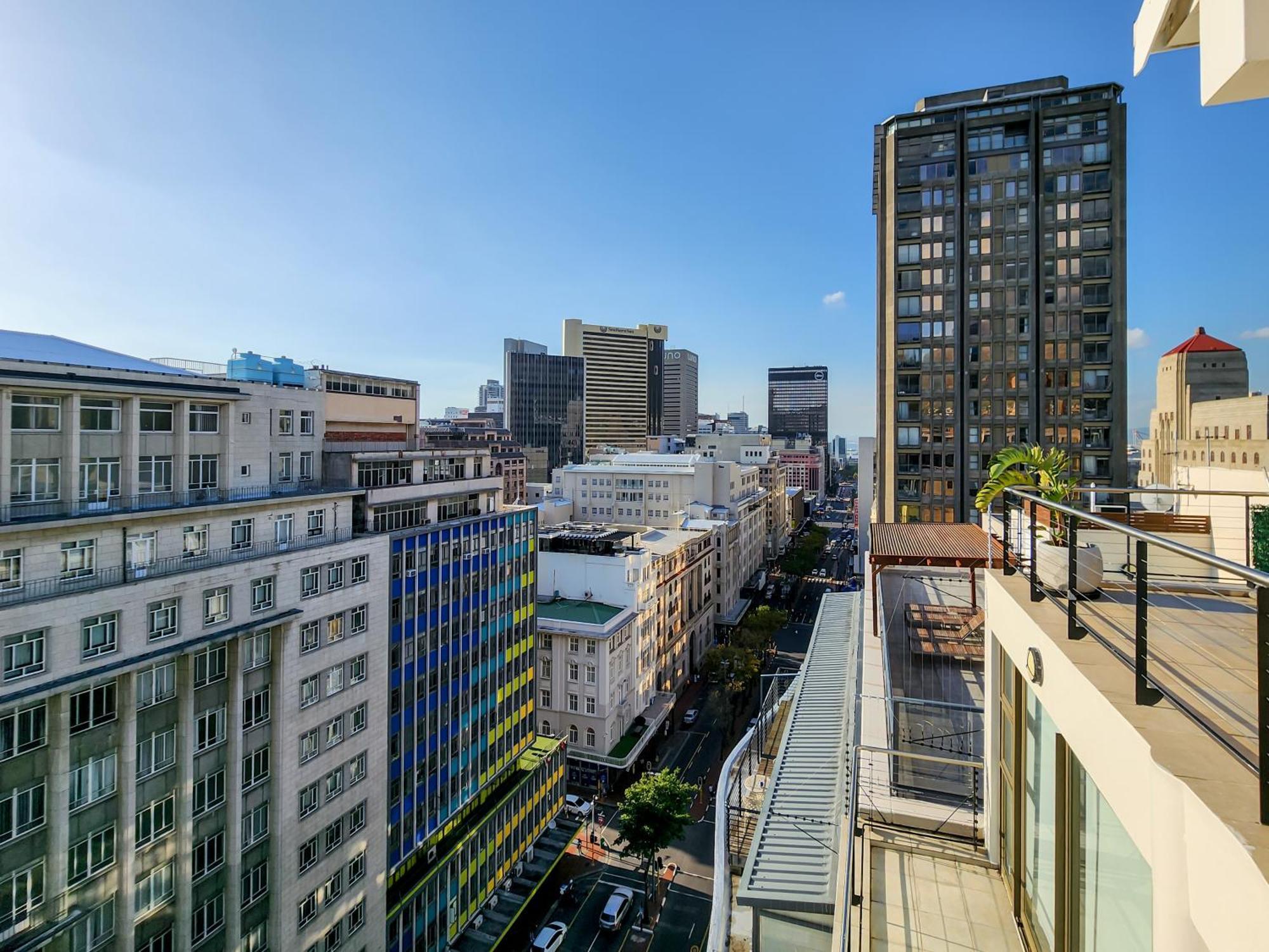 Luxury Penthouse Loft With 300 Degrees Cityscape Views