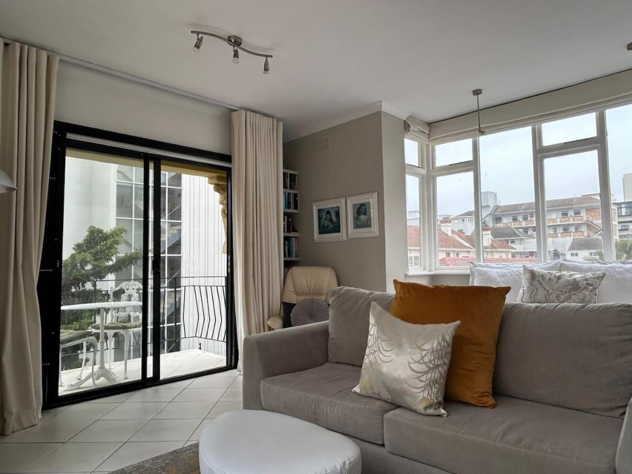 Apartment Cosy And Classy Sea Point