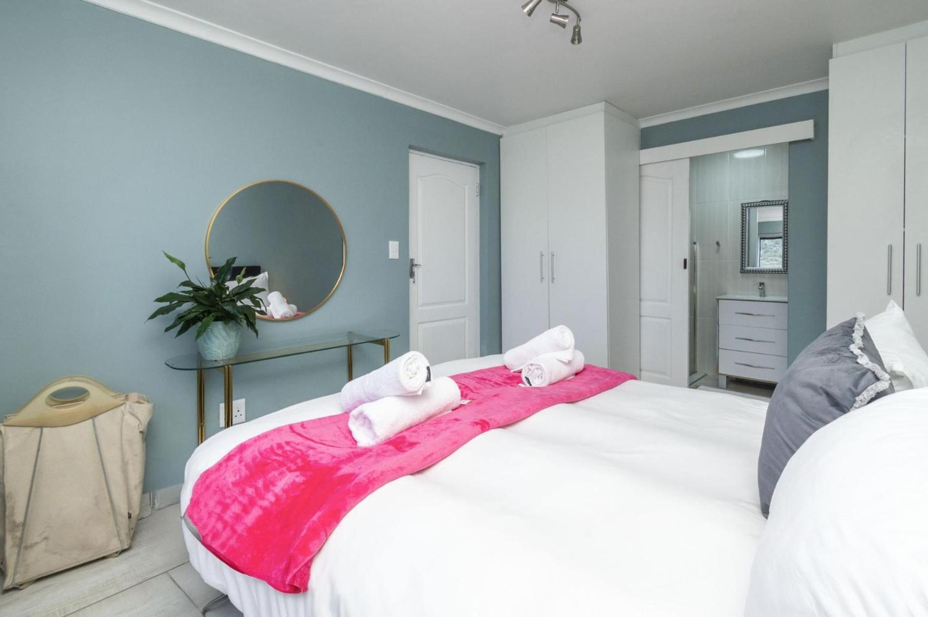 Glen Marine Sea Mountain Apartment Cape Town