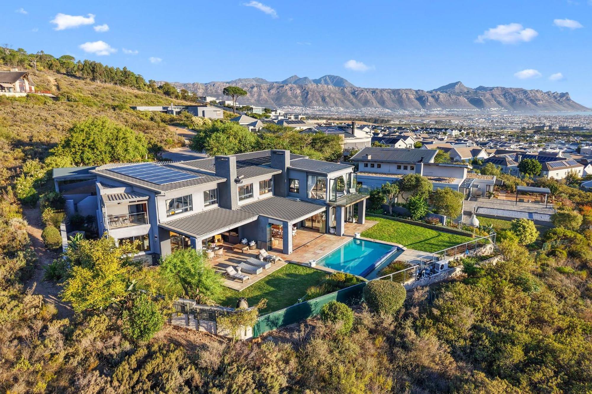 44 At Boskloof By Host Agents Holiday home Cape Town