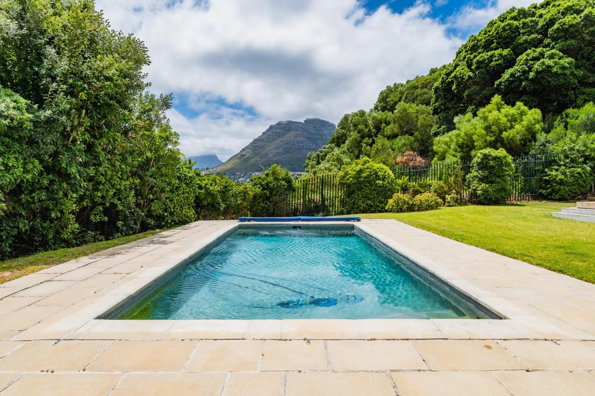 Luxury Family Near With Grill And Workspace