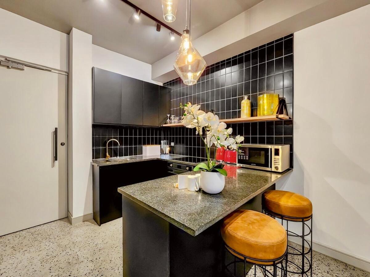 Apartment Upmarket And Stylish With Rooftop Pool.
