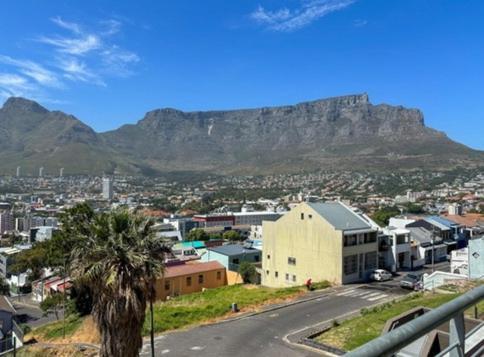 Table Mountain Views & Rooftop Pool Retreat Cape Town