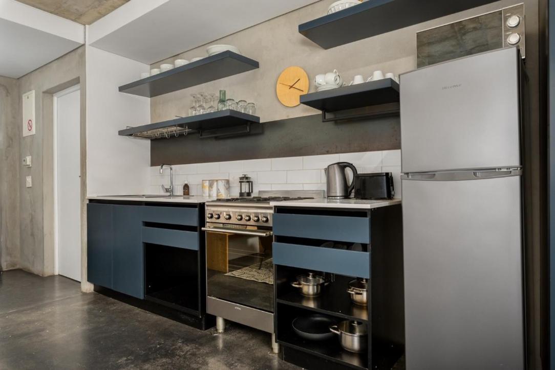 Apartment Table Mountain Views & Rooftop Pool Retreat Cape Town