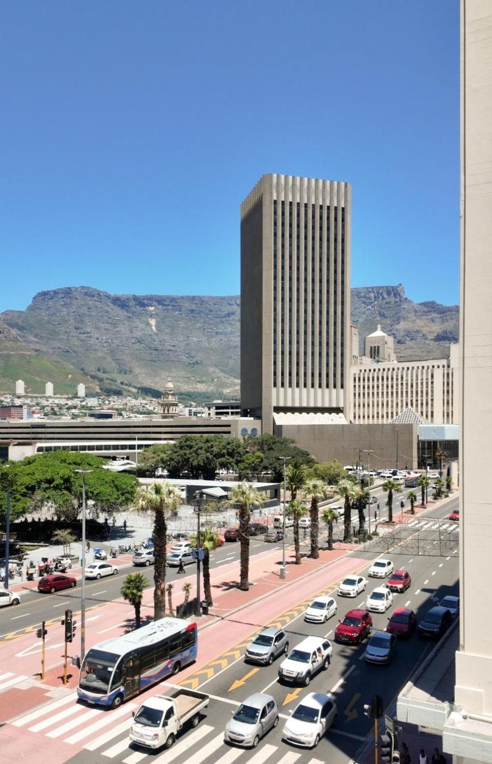 Capetown Living 1bedroom At Foreshore Place Apartment Cape Town