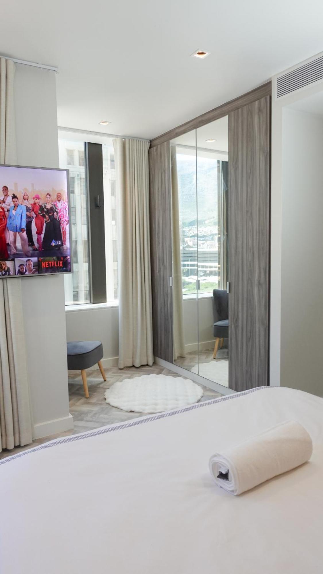 Capetown Living 1bedroom At Foreshore Place Apartment *