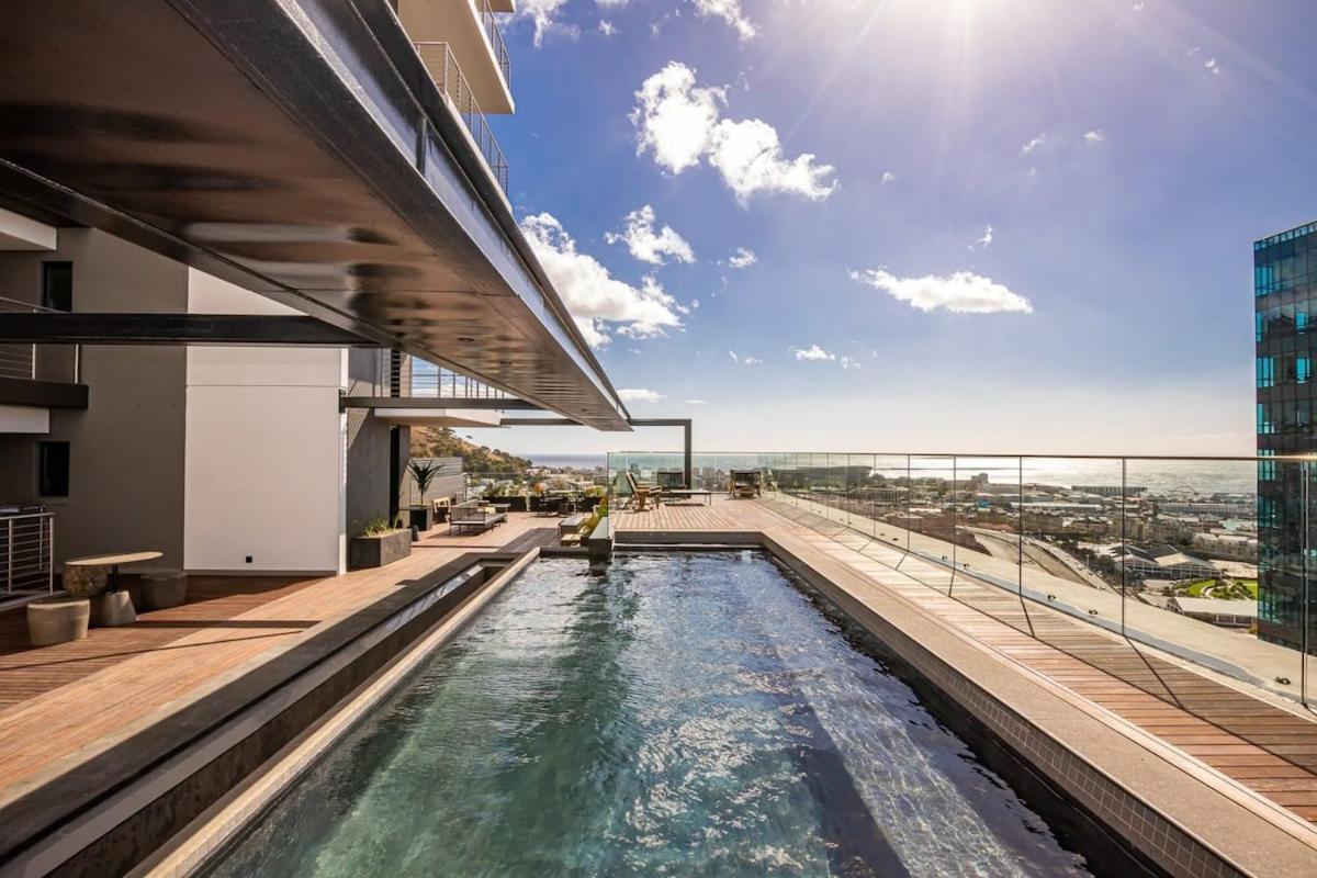 Apartment Outdoor Pool Apartment, Gym, Bar & Views *