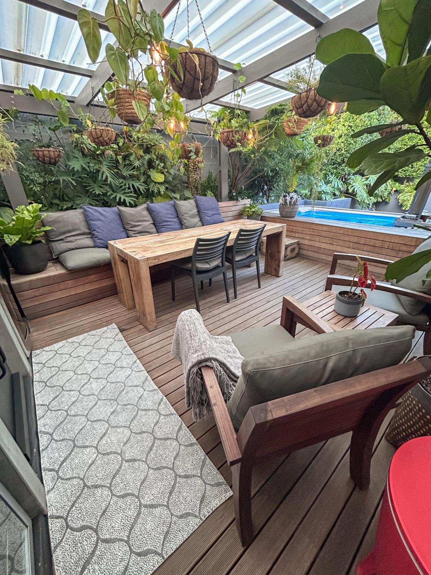 Hot Tub Getaway Just Minutes From Blouberg Beach Cape Town