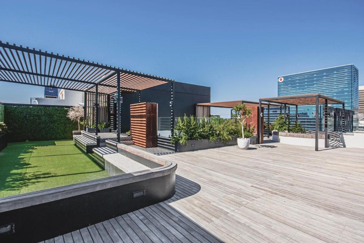 Central, Business Travellers Dream-wifi-pool Apartment Cape Town