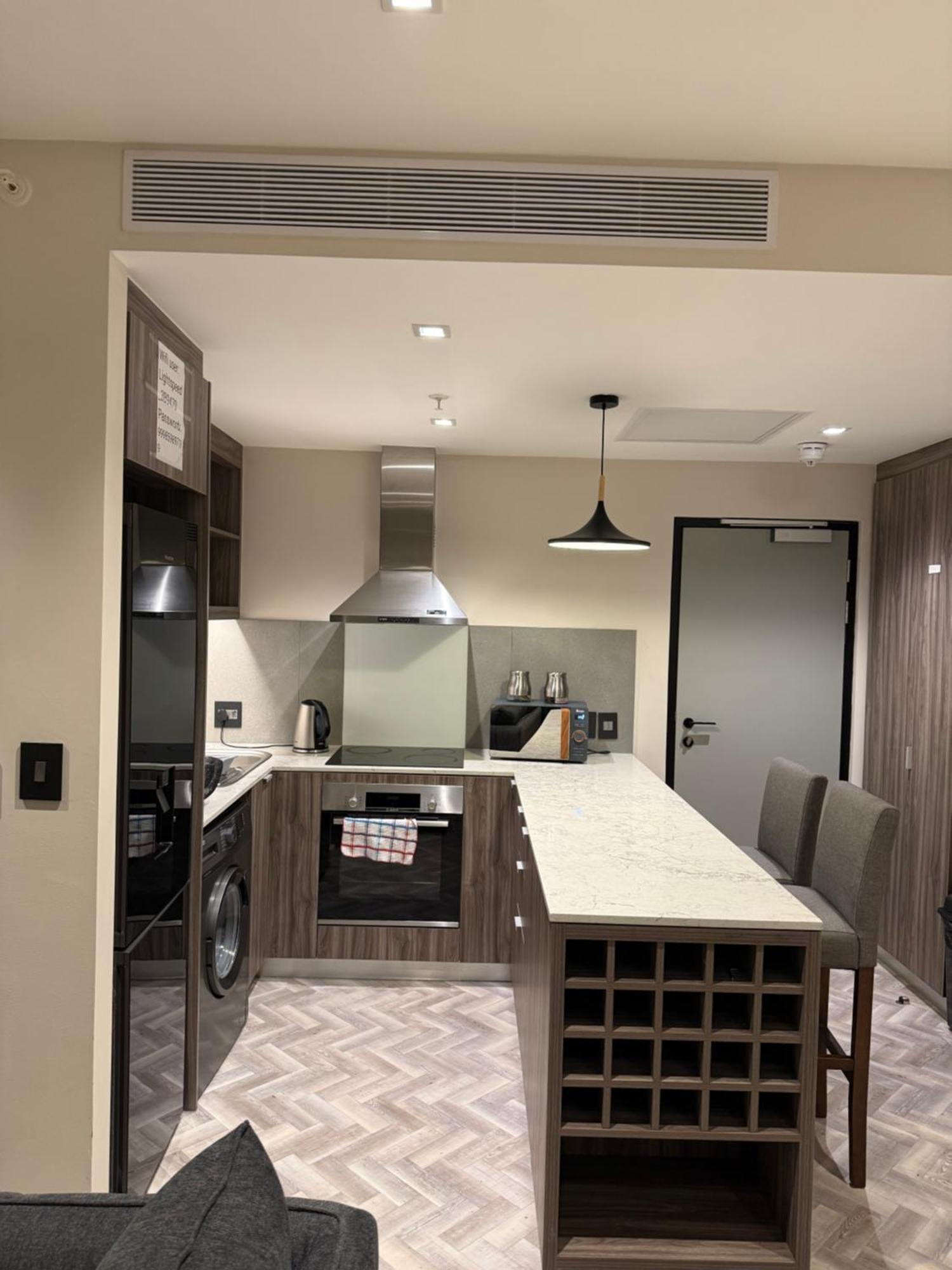 1bed In Foreshore Place Views 1202