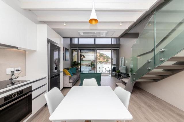 117 On Loft Views & Style Apartment *