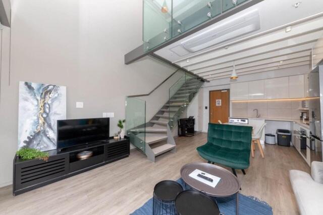 117 On Loft Views & Style *