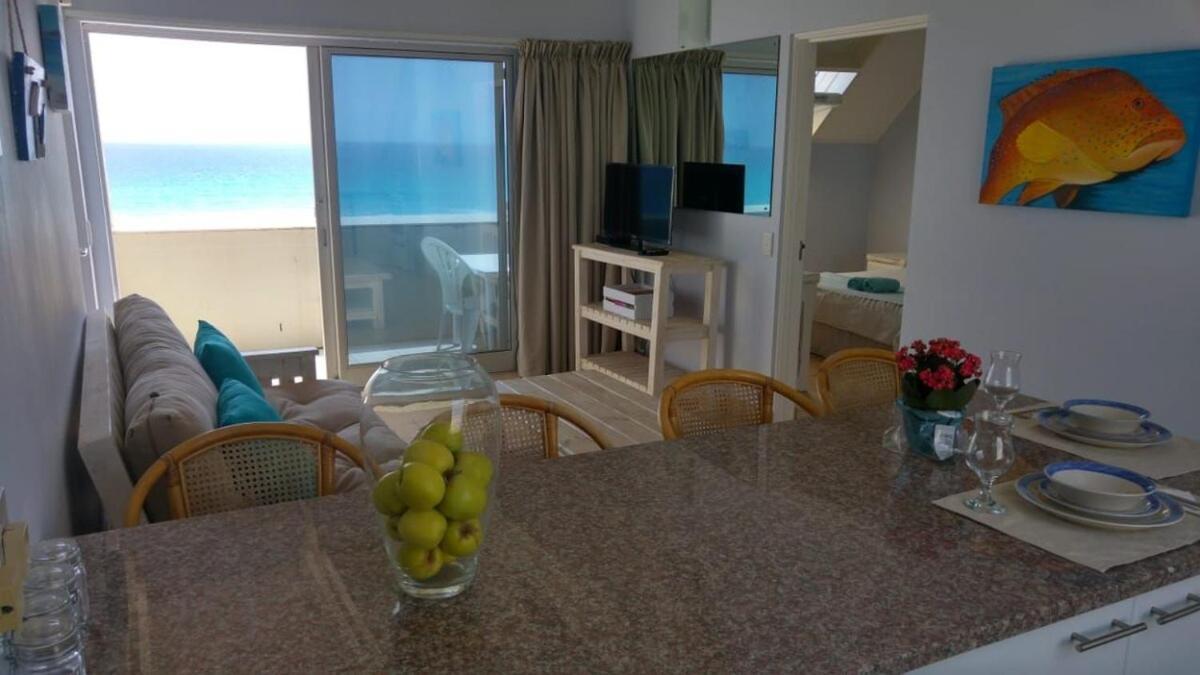 Beachfront Apartment, Dolphin - Blouberg * Cape Town