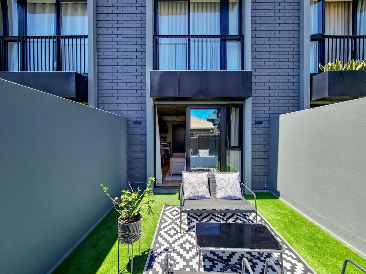 Luxury Near With Ac And Patio Cape Town