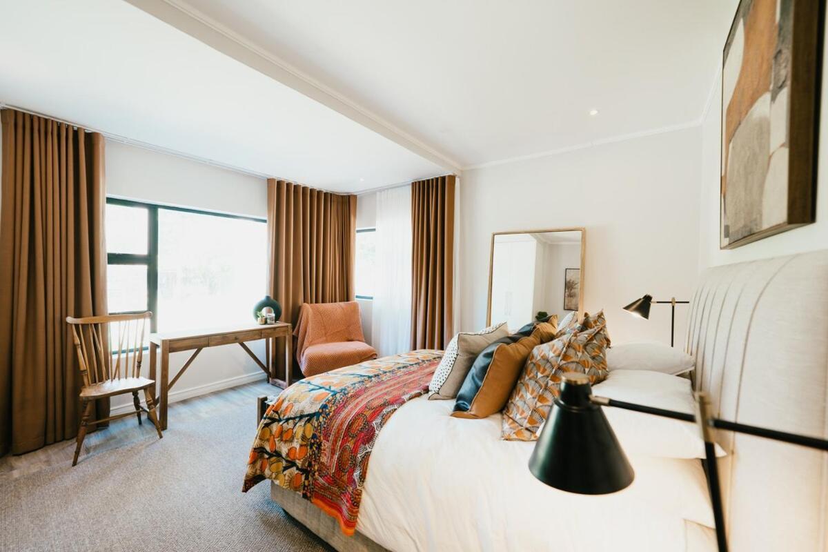 Westridge - 5 Minutes From Constantia Wine Farms Pousada Cidade Do Cabo