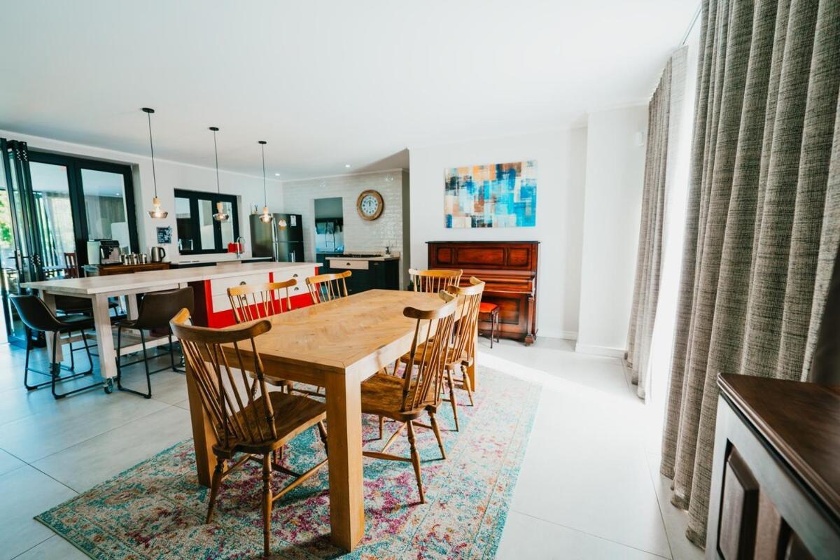 Westridge - 5 Minutes From Constantia Wine Farms