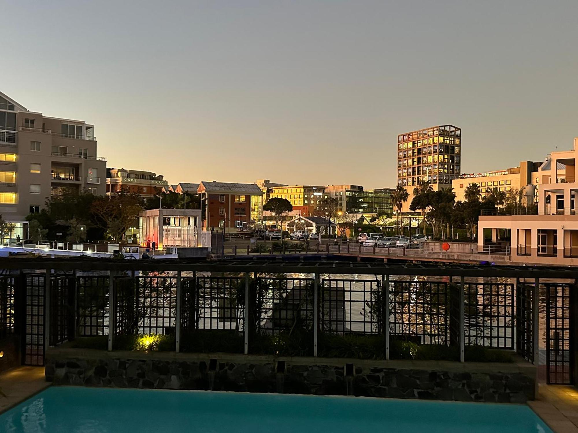 V&a Waterfront The Secure And Luxurious 3 Bedroom With Views From The ! Apartamento *