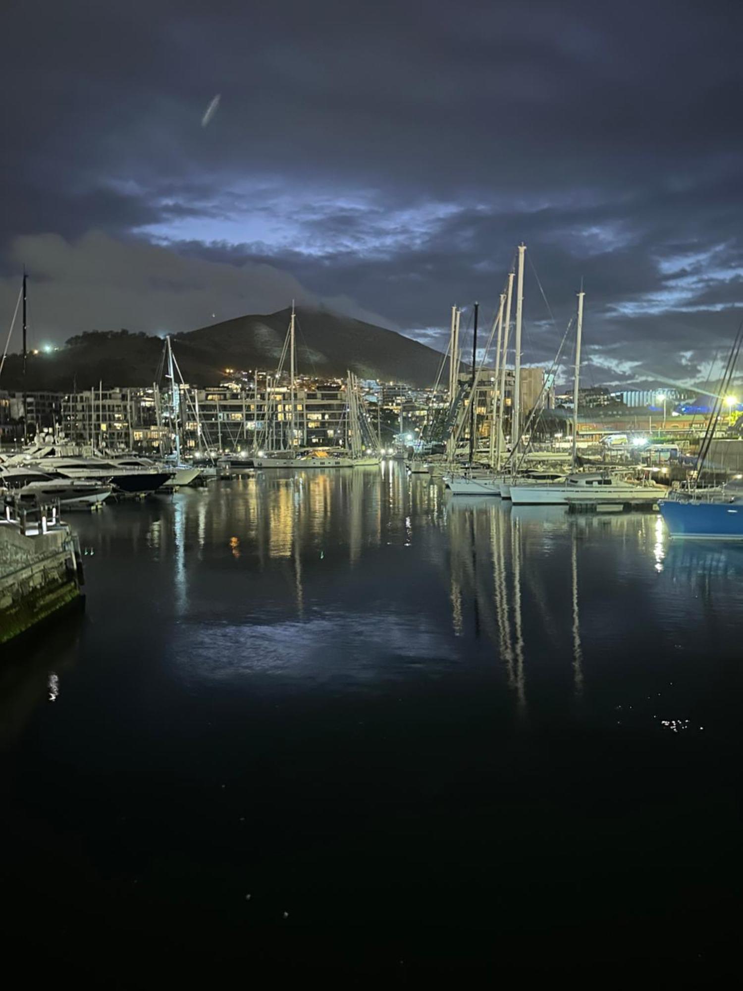 Apartamento V&a Waterfront The Secure And Luxurious 3 Bedroom With Views From The ! Cidade Do Cabo