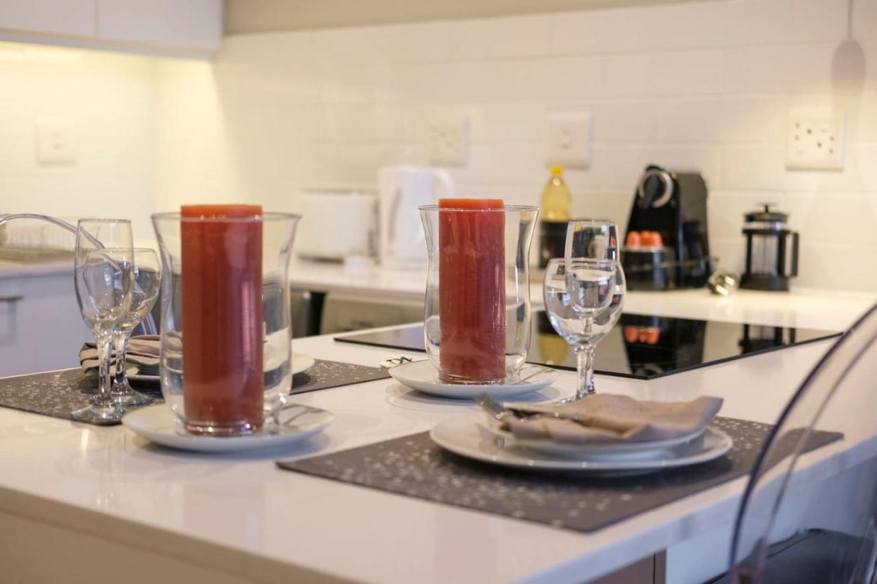 Back Up Power, Modern And Rooftop Pool Apartamento