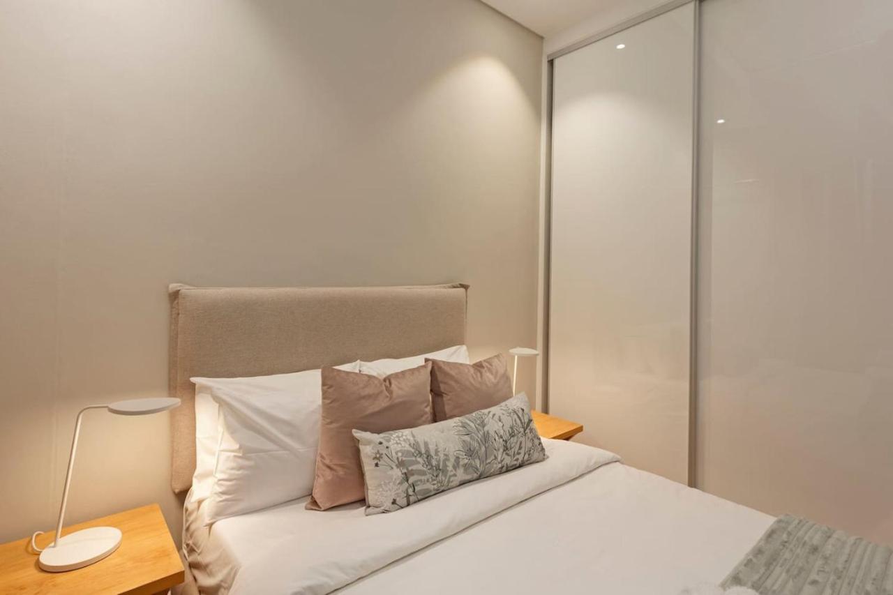 Back Up Power, Modern And Rooftop Pool *