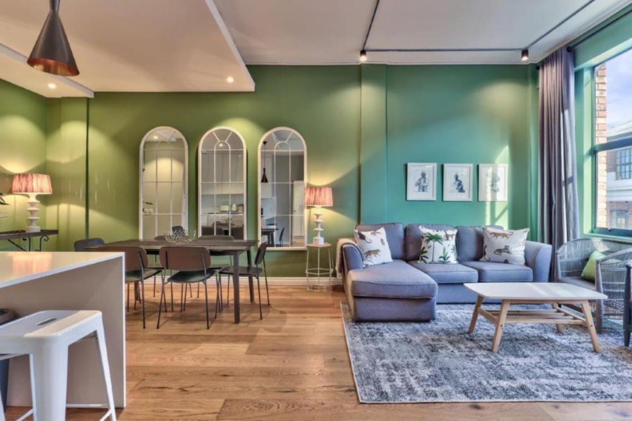 Apartment Back Up Power, Spacious, Rooftop Pool, Modern
