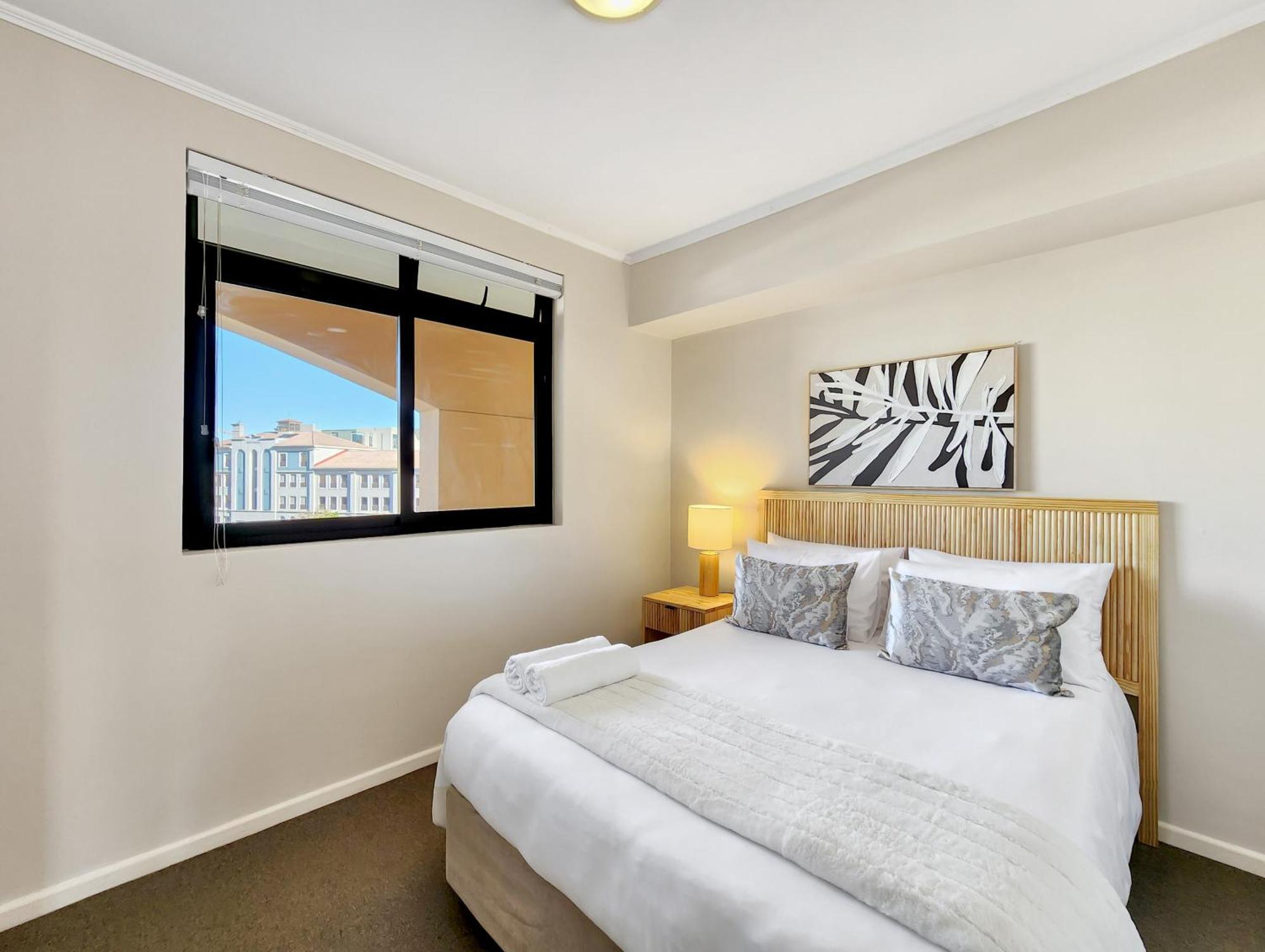 Walkable, Pools, Park And Great For Families *