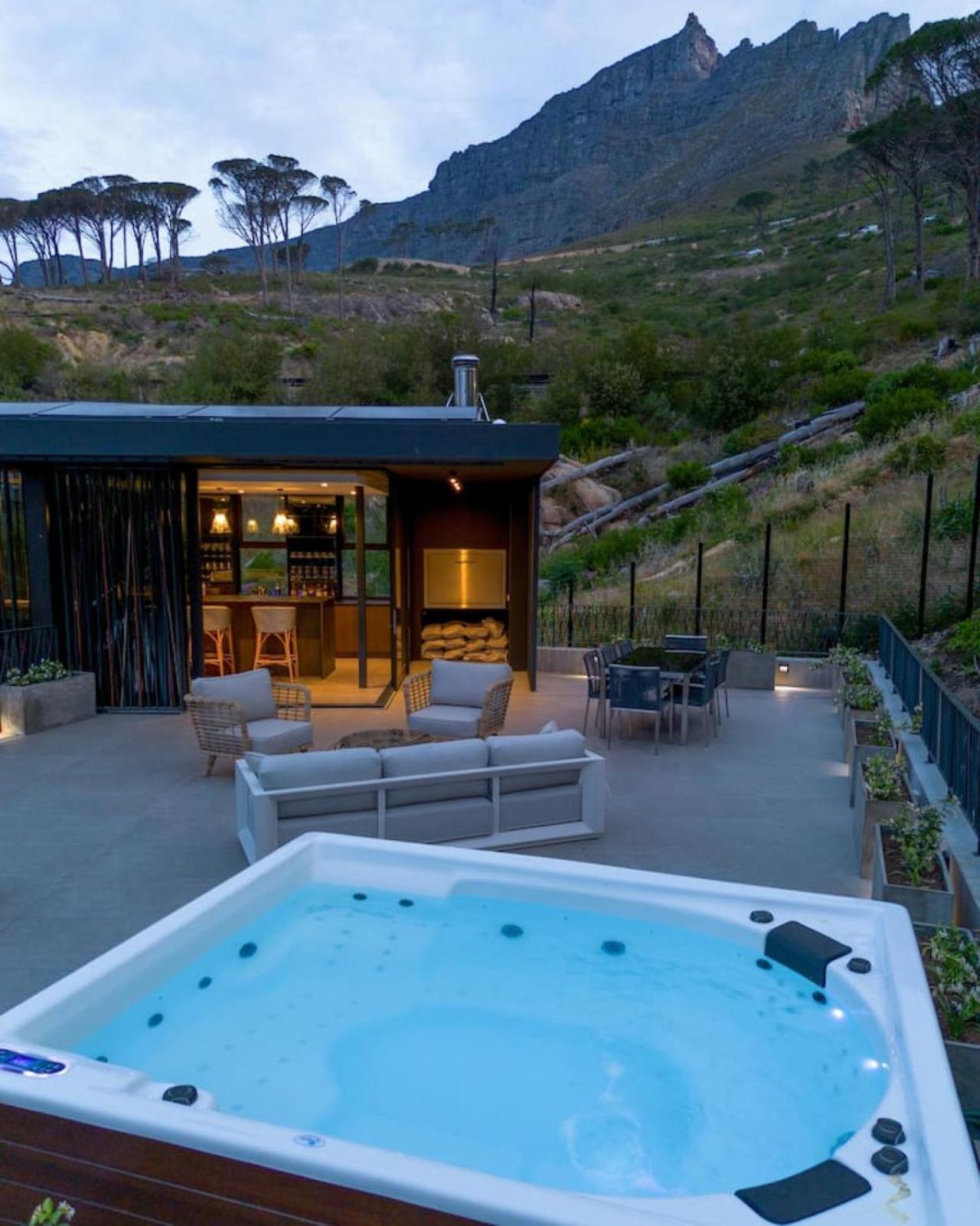 Villa Tarentaal Kloof In Higgovale Cape Town