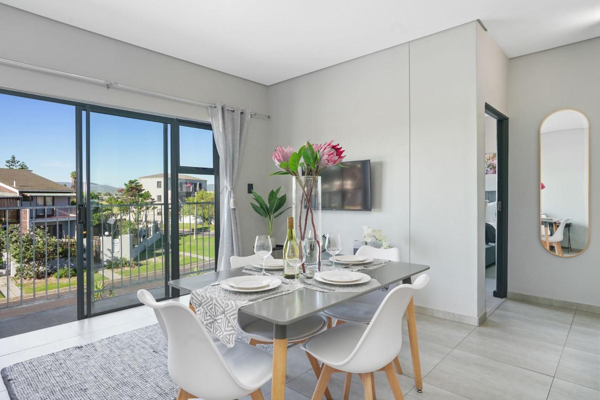 Blouberg Mews By Host Agents *