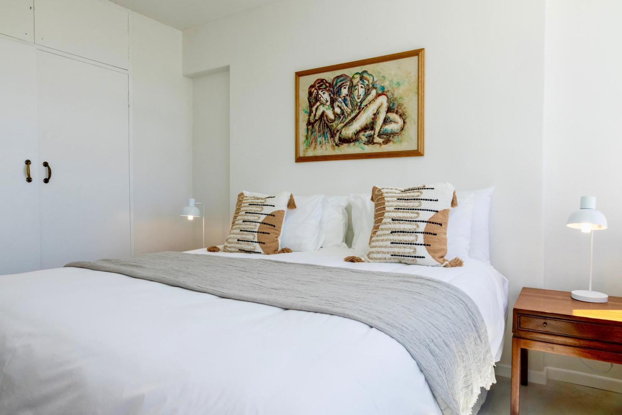 Renovated Remote-work 3 Bed Gem With Acs & Views! Apartment *