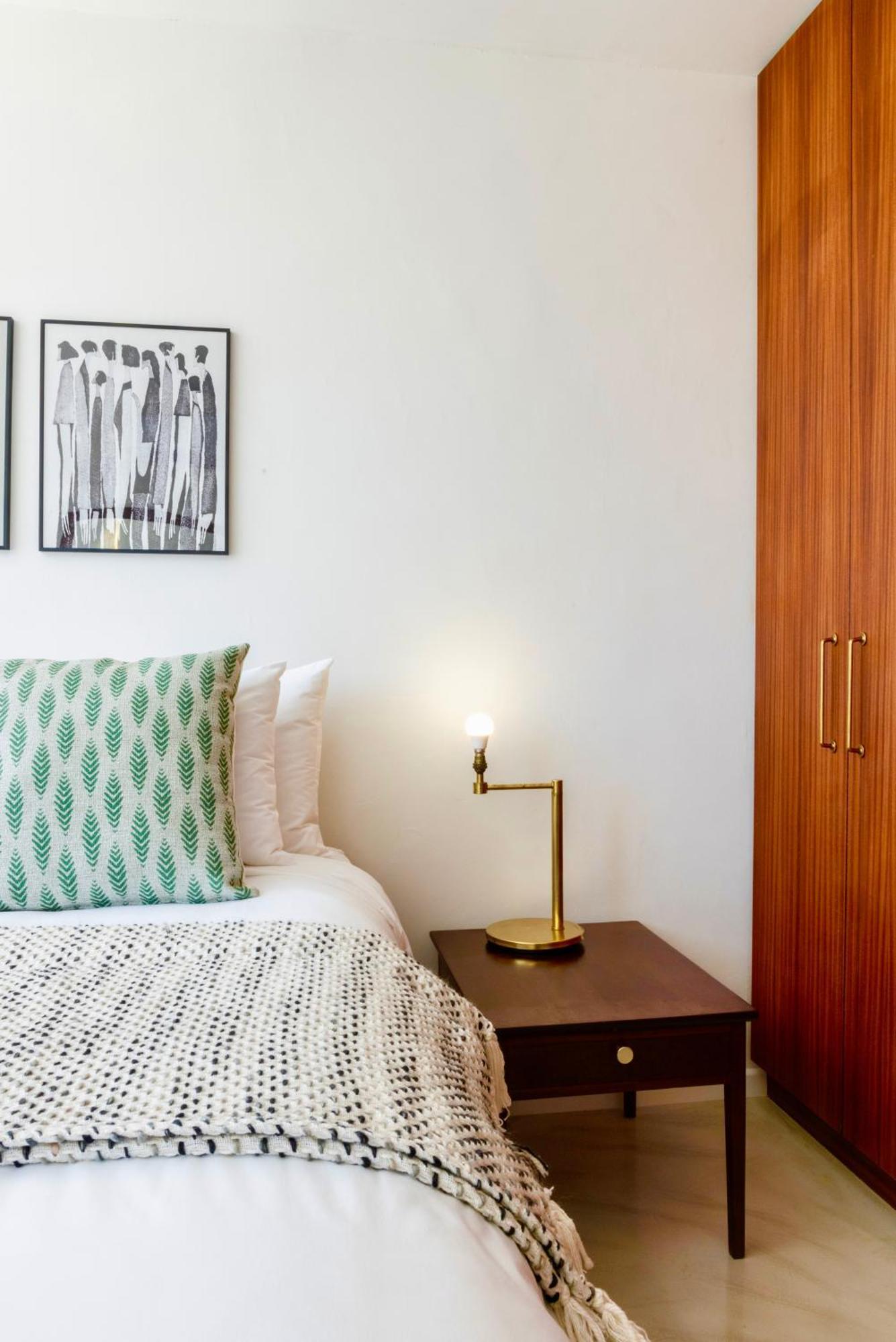 Renovated Remote-work 3 Bed Gem With Acs & Views! Apartment