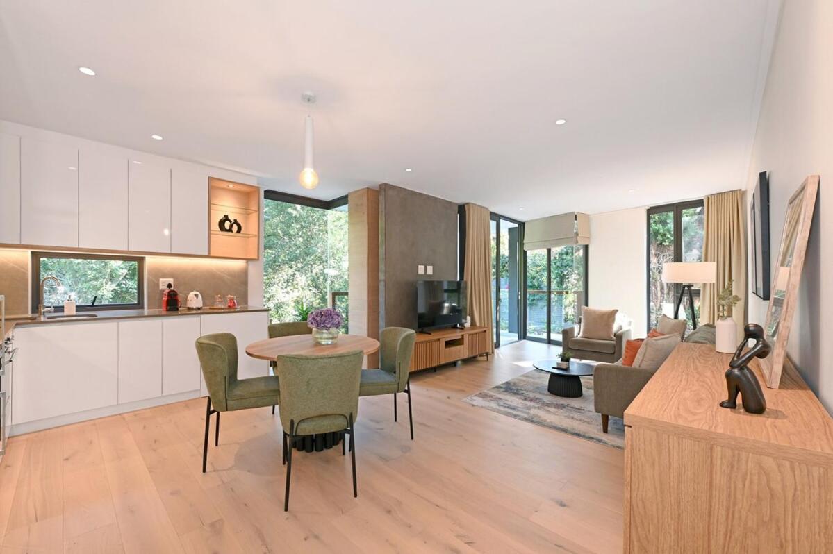 Luxury Newlands - Streamside Tranquility Apartment Cape Town