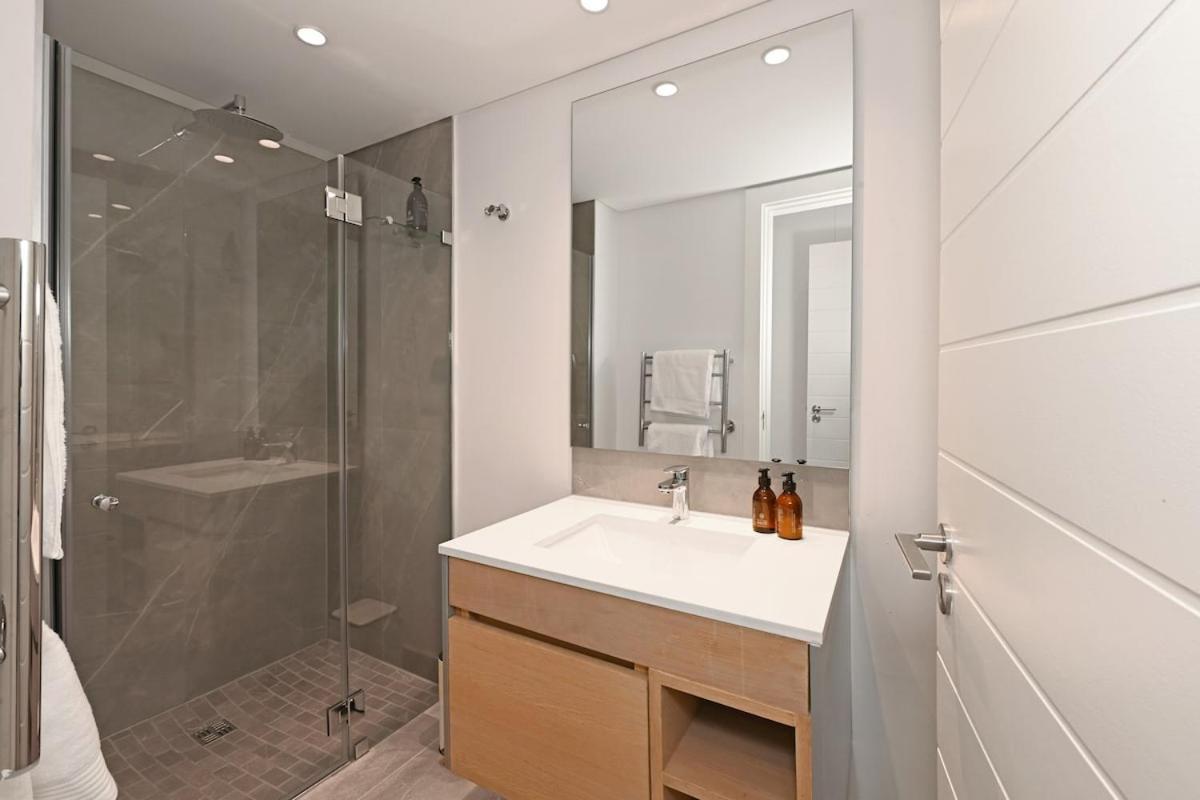 Luxury Newlands - Streamside Tranquility Apartment Cape Town