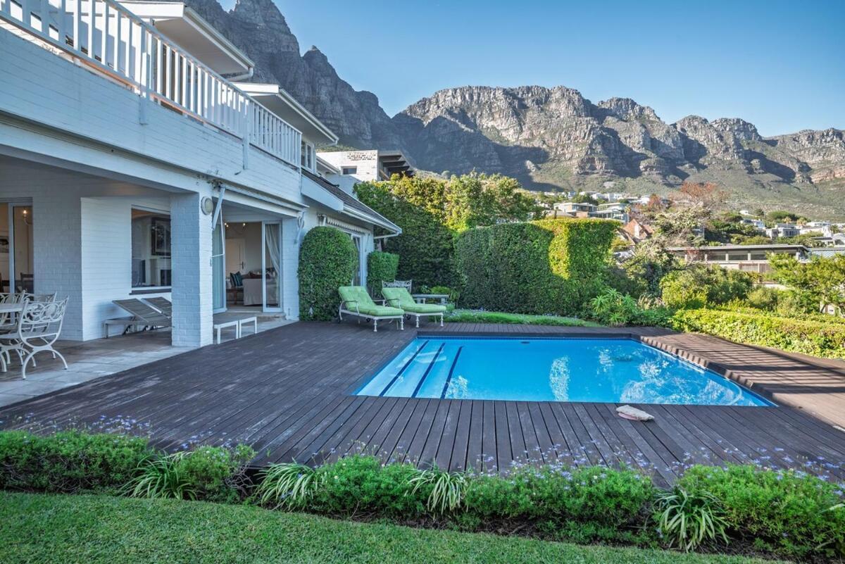 Skyline Serenity 4br Panoramic Views & Pool Holiday home *