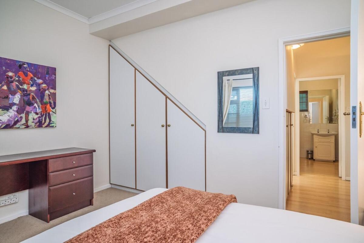 Skyline Serenity 4br Panoramic Views & Pool