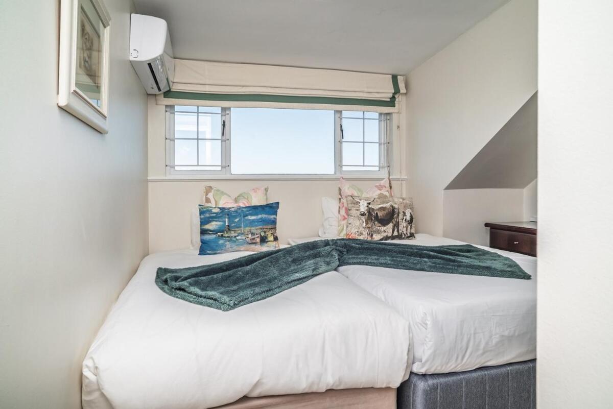 Skyline Serenity 4br Panoramic Views & Pool *