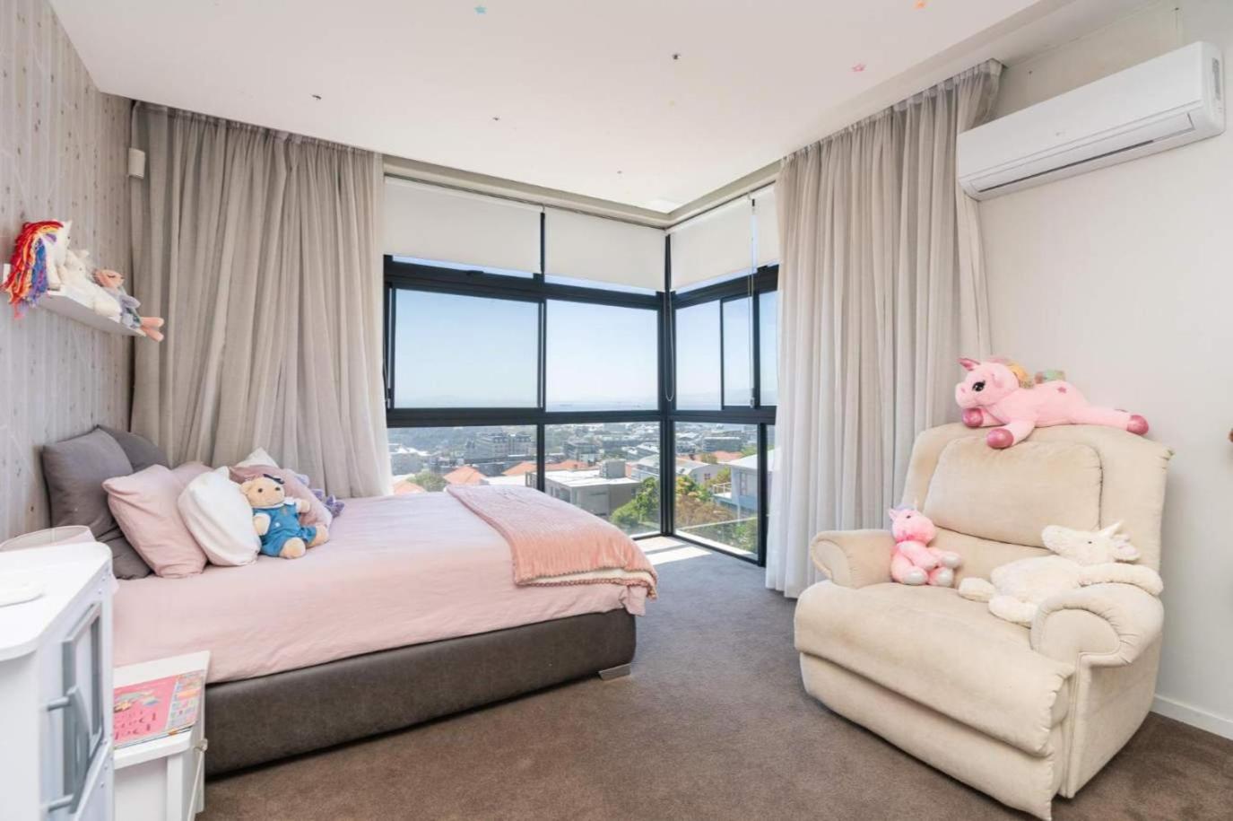 Ocean Views 5 Bedroom Cape Town